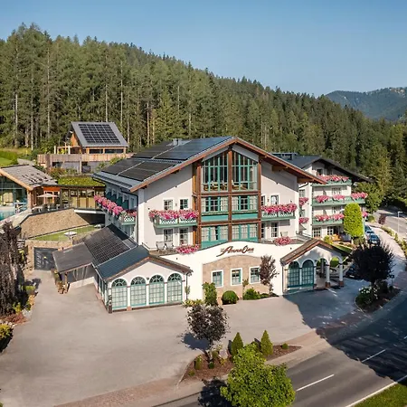 Aparthotel Chalet Annelies Ramsau Am Dachstein 4*