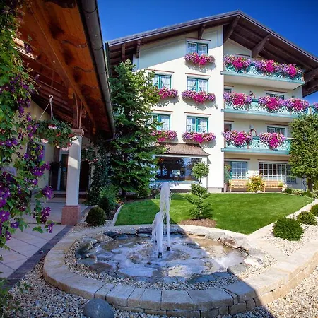 Aparthotel Chalet Annelies Ramsau Am Dachstein 4*