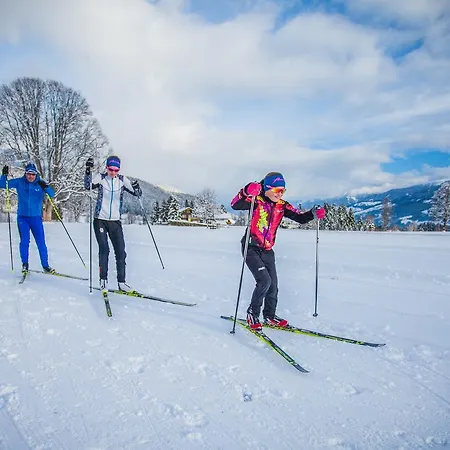 Aparthotel Chalet Annelies Ramsau Am Dachstein 4*