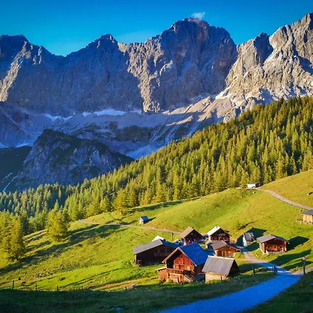 Aparthotel Chalet Annelies Ramsau Am Dachstein 4*